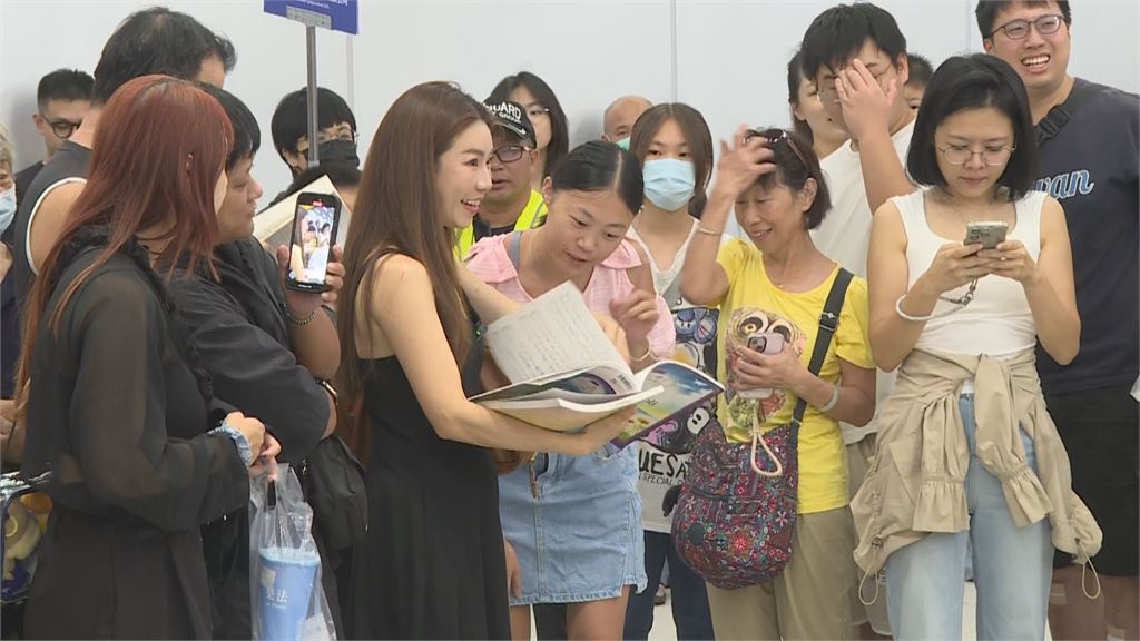 快新聞/台南車站公共鋼琴爆紅!江老師驚喜現身四手聯彈 透露將做這件事