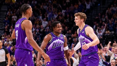 NBA(影)／神仙球還是幸運球？馬卡南神奇擦板壓哨　自己都忍不住笑了