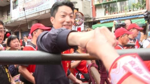 熱情迎接!蔣萬安赴東明公園視察 志工澄清:不知市長要來