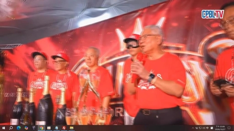 味全龍封王變炎上!魏應交稱「謝謝葉總精心策劃」 球迷怒轟:把球員當什麼