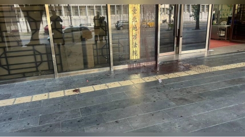 快訊/台北地院遭潑灑排泄物!男認司法不公 蒐集排泄物狂灑