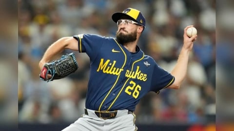 MLB(影)／釀酒人救援投手表現出色！「眼鏡俠」締造救援投手季後賽無失分新紀錄