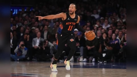 NBA(影)/衛冕軍尼克終開胡!一哥布朗森看世界大賽有感而發:從敲一壘安打開始吧