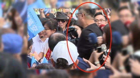 蔣市長團隊「外包攝影」肘擊女記者 妻石舫亘掃街前向媒體握手致意