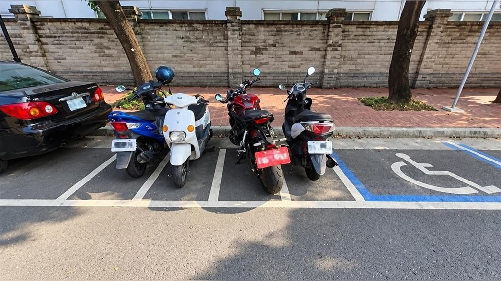 機車族注意了！11月「停車新制」違規吞1200罰單　4縣市差異一次看