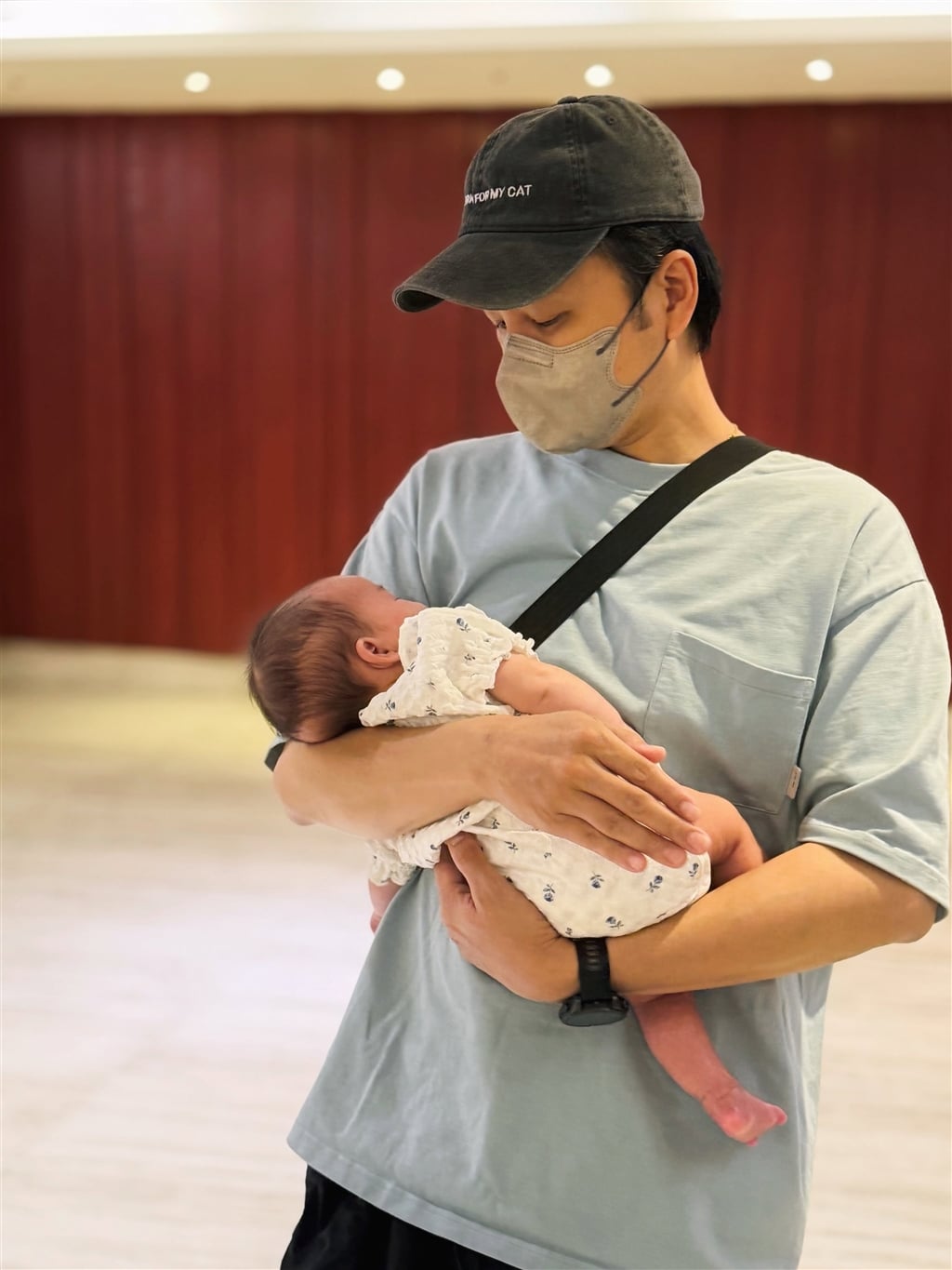 謝京穎小爆料爸爸有時候會認錯姊姊妹妹。/ 翻攝謝京穎FB